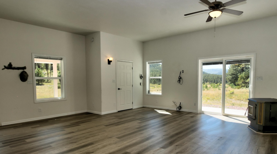 Great Room w Closet