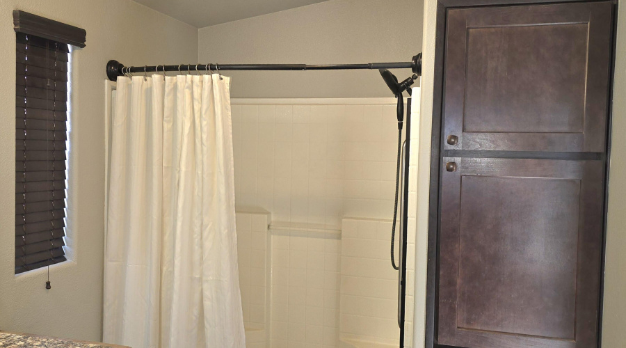 Mstr Bath Shower walk-in