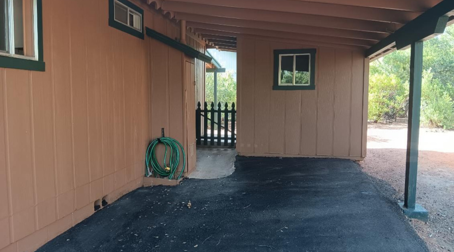 shed w/toilet, W&D location