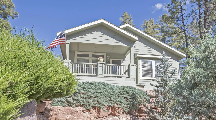 Hilltop Retreat with View of the Rim