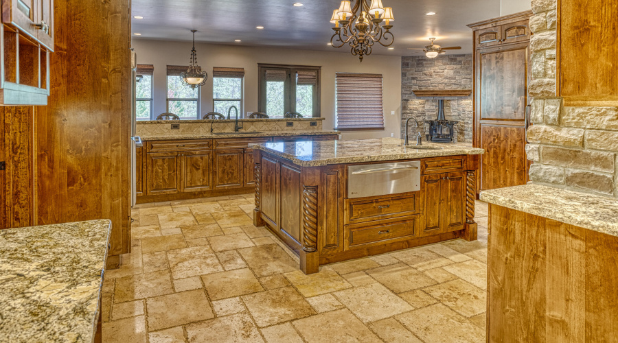 Kitchen with Warming Tray