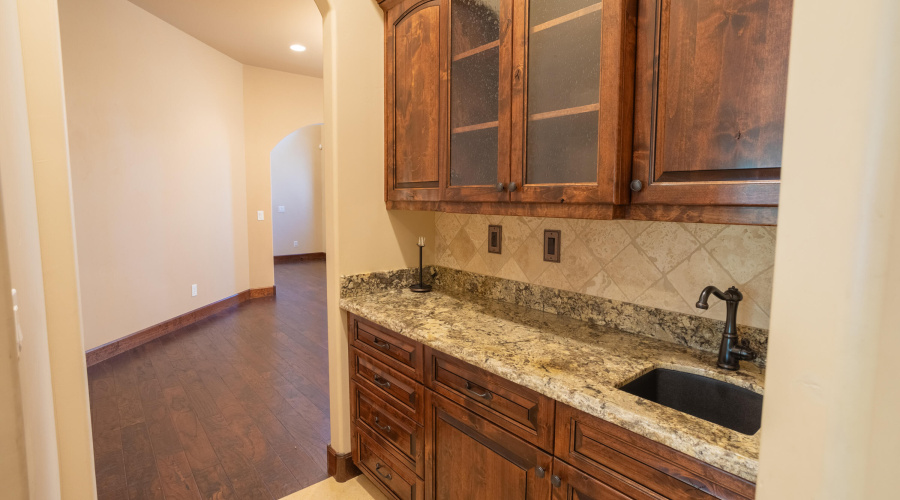 Wet Bar or Butlers Pantry