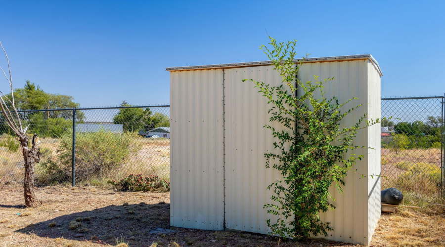 Small storage shed