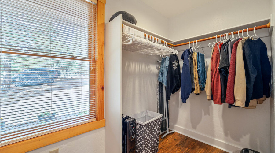 Walk-in Closet