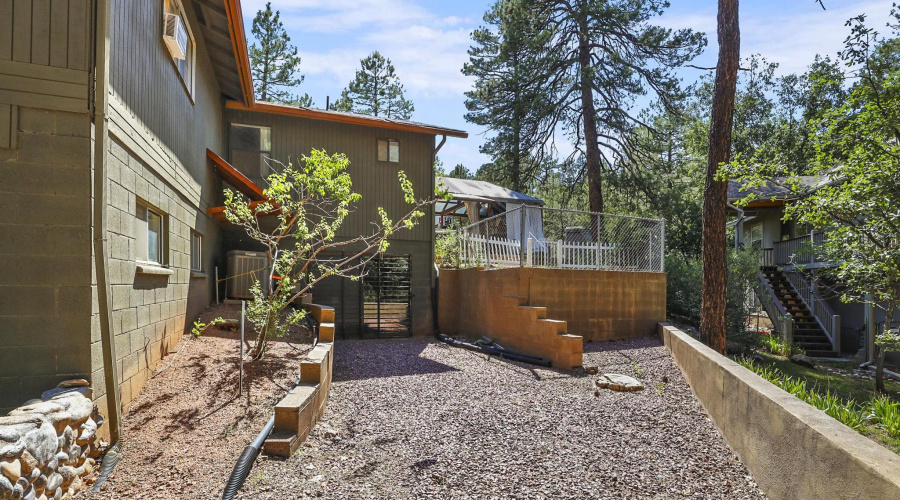 Driveway to the bonus room