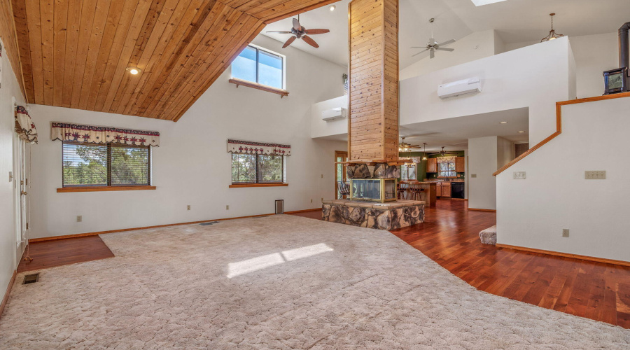 1586EchoCir-HeberOvergaard-AZ-9