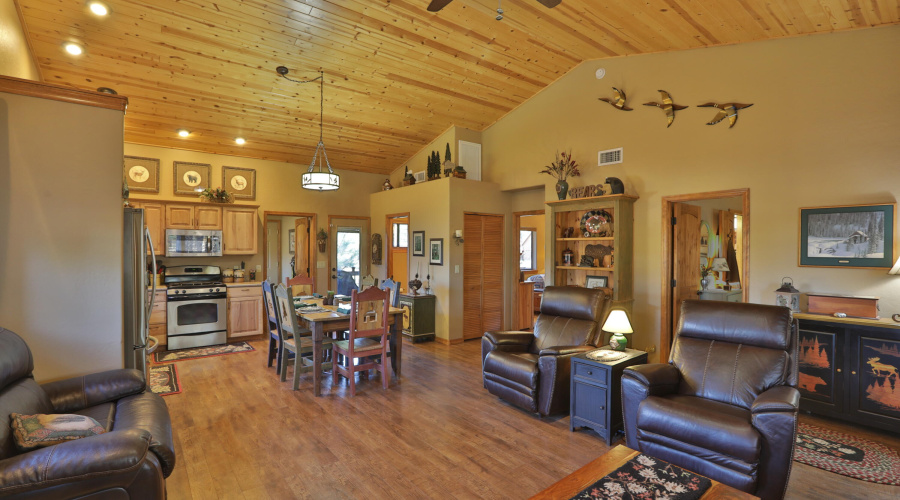 131 Skyhook Road, Pinetop, AZ 85935