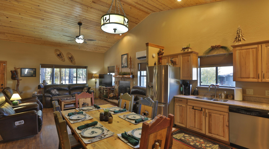 131 Skyhook Road, Pinetop, AZ 85935