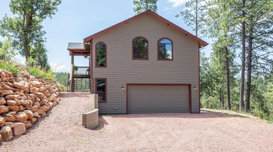 Garage / Guest house