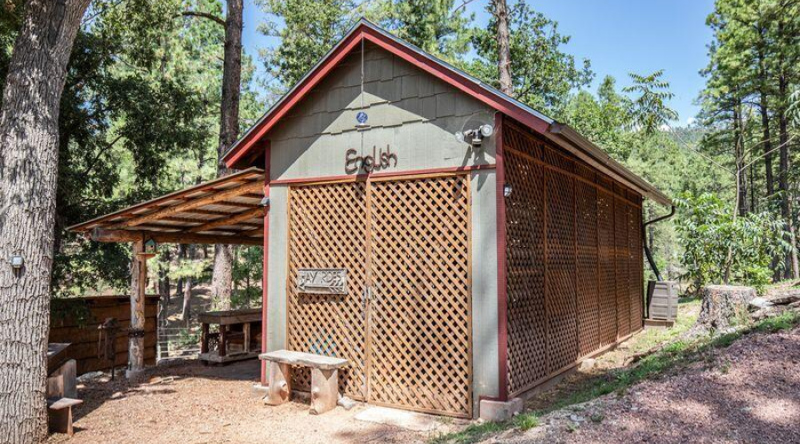 workshop/tool shed