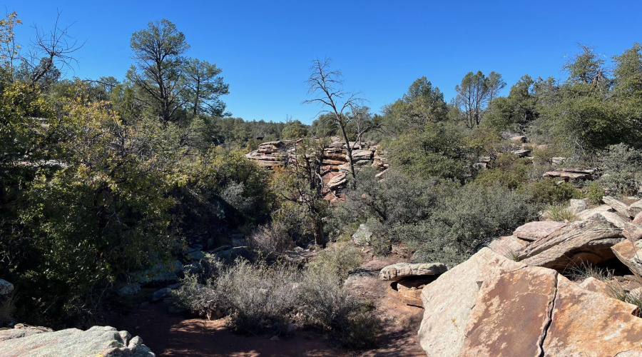 Stunning gorge area minutes from propert