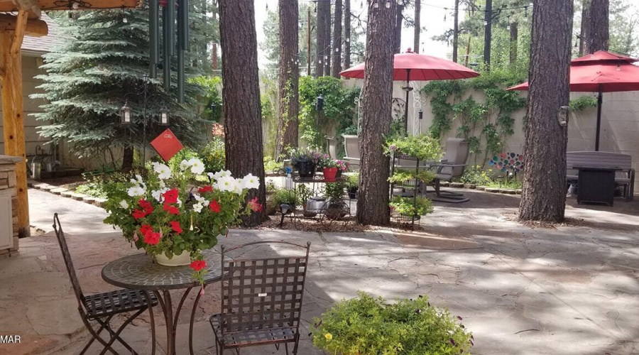 McAdam flagstone eating area