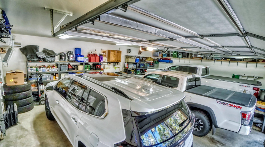 Mc 3 car garage interior