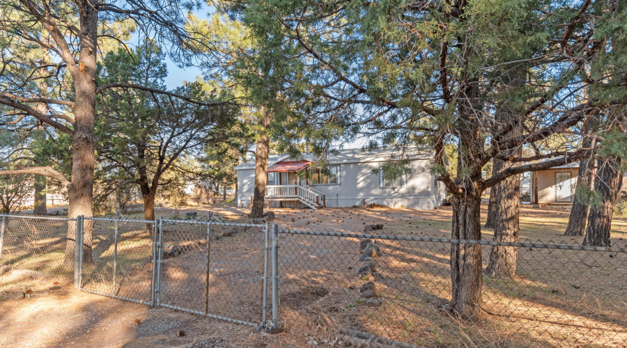 Fully fenced property