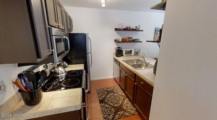 PineCreek_condo_223-Kitchen