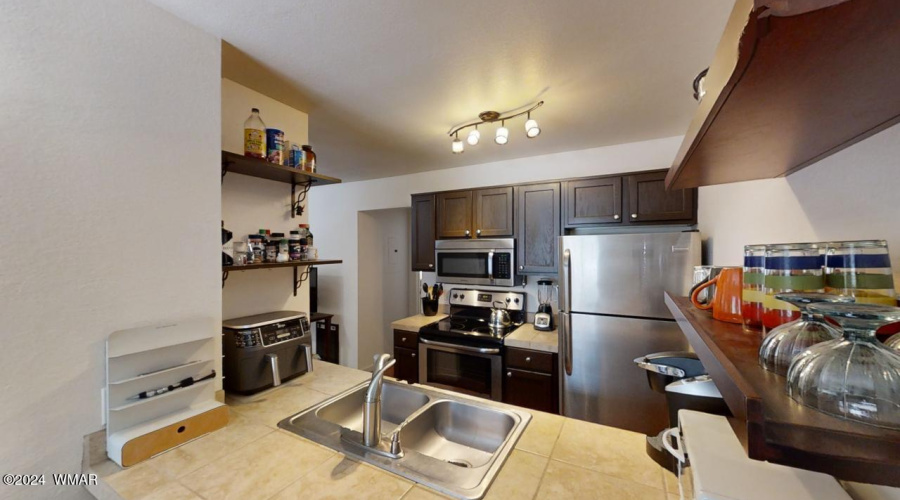 PineCreek_condo_223-Kitchen 2