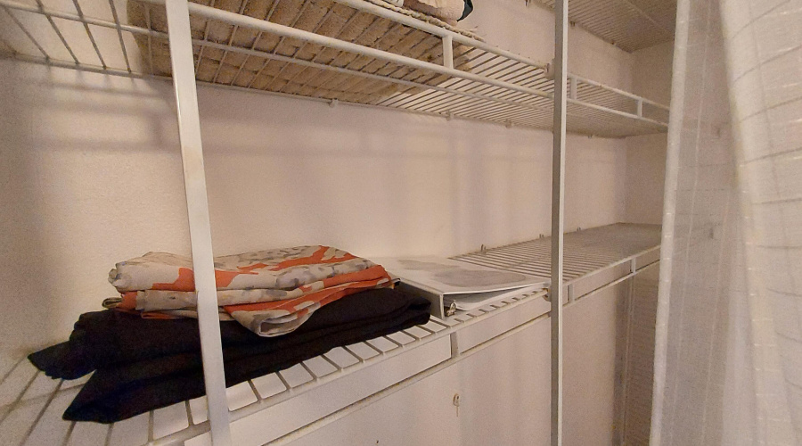 Bed 2 Closet