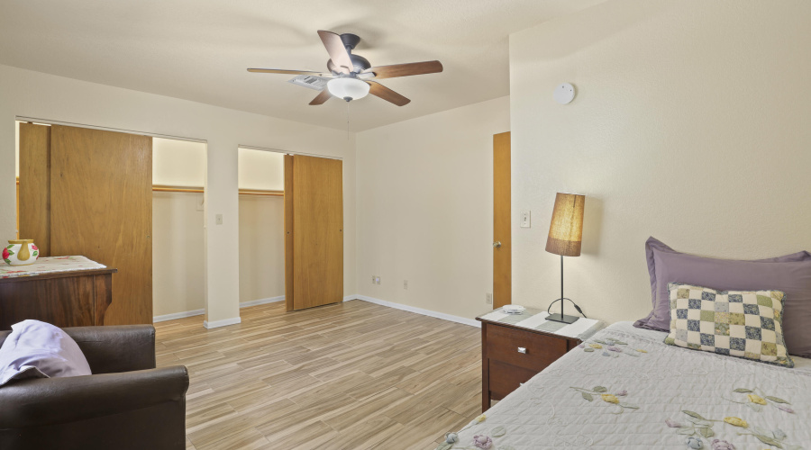 Guest Bedroom w closets