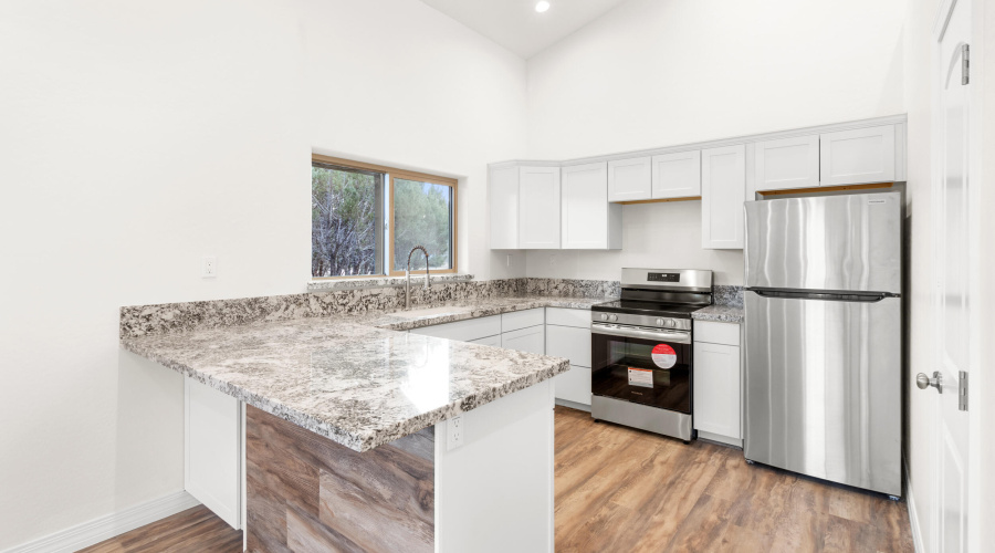 Kitchen/ Breakfast Bar