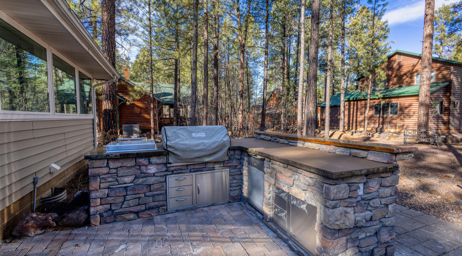 Outdoor Kitchen BBQ