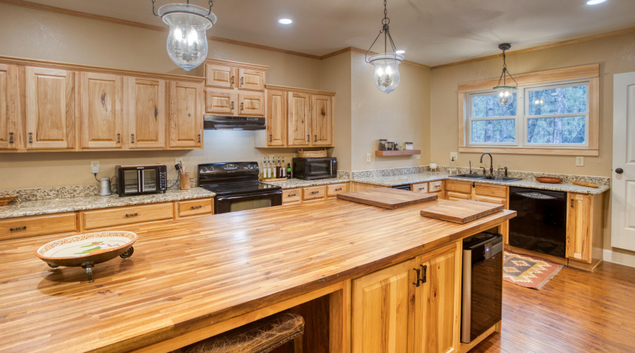 Enjoy Cooking in this Kitchen