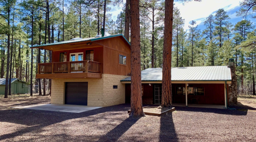 Lakeside Log Cabin