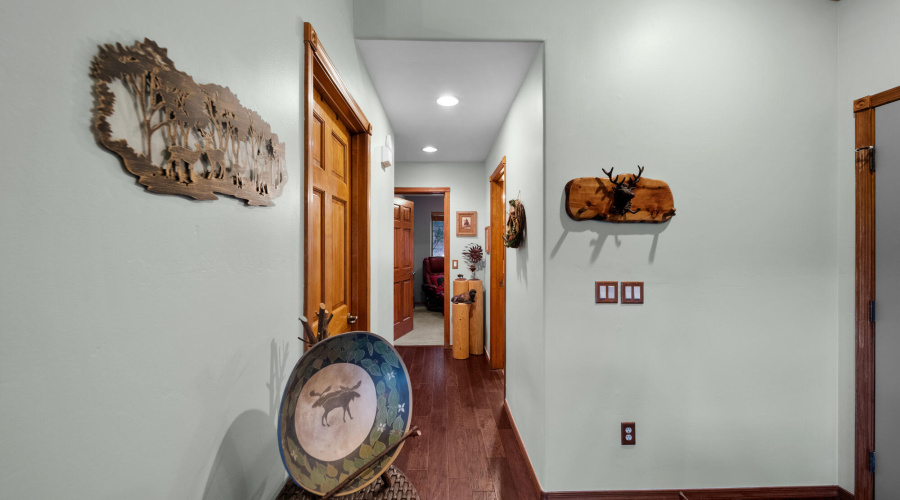 Entry/Hallway