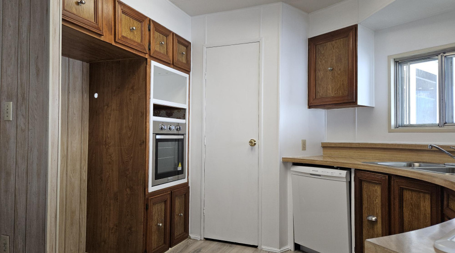 KITCHEN PANTRY, DISHWASHER & MICROWAVE