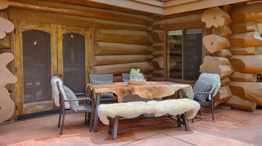 Outdoor Dining area