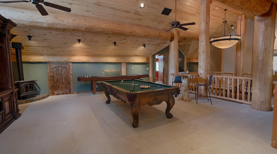 Loft/Billiard Room