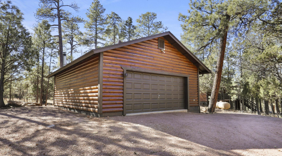 detached garage