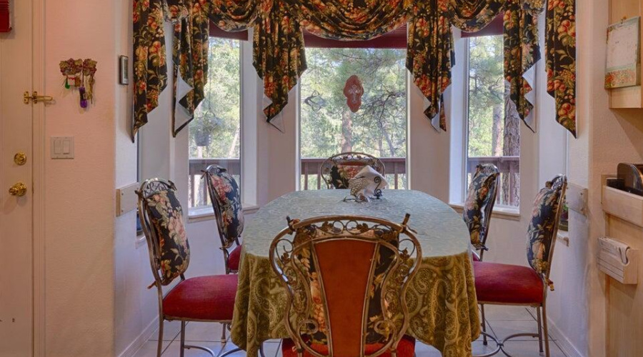 1526 Mainline Rd-Kitchen2