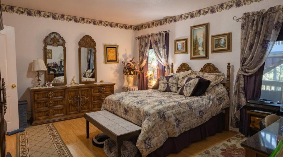 1526 Mainline Rd-Bedroom 1