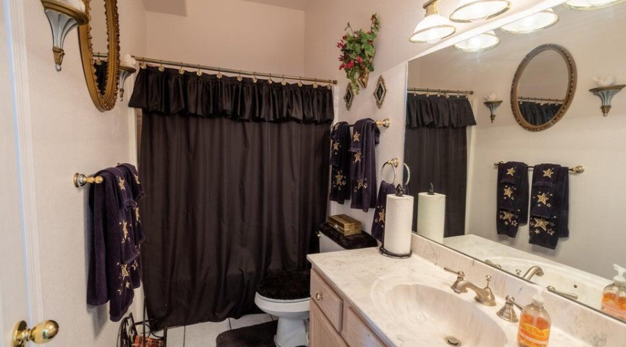 1526 Mainline Rd-Bath3