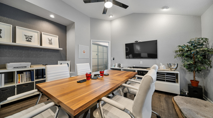 Flexible for Additional Private Office