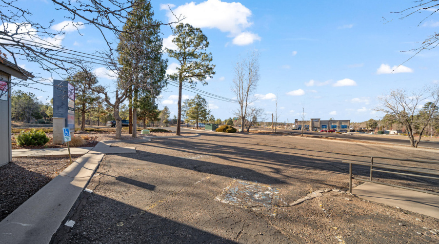 Large Customer Parking Area - 20+ Spaces