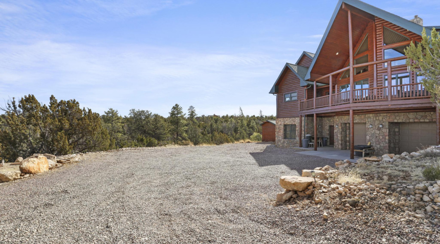 gravel drive to garage