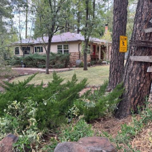 Pinetop Home on .50 Acre