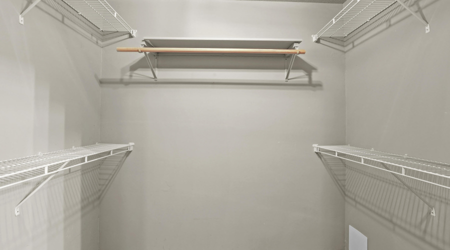 Walk-in closet
