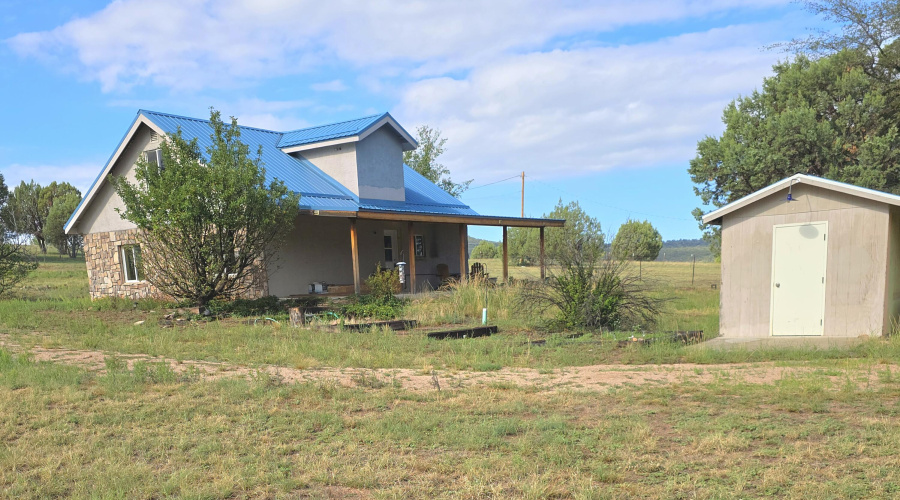 HVAC Hm W Side lkg across ACRE Lot