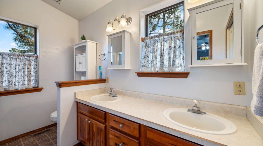 2235EagleLn-Overgaard-AZ-17