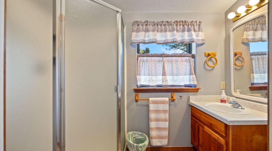 2235EagleLn-Overgaard-AZ-25