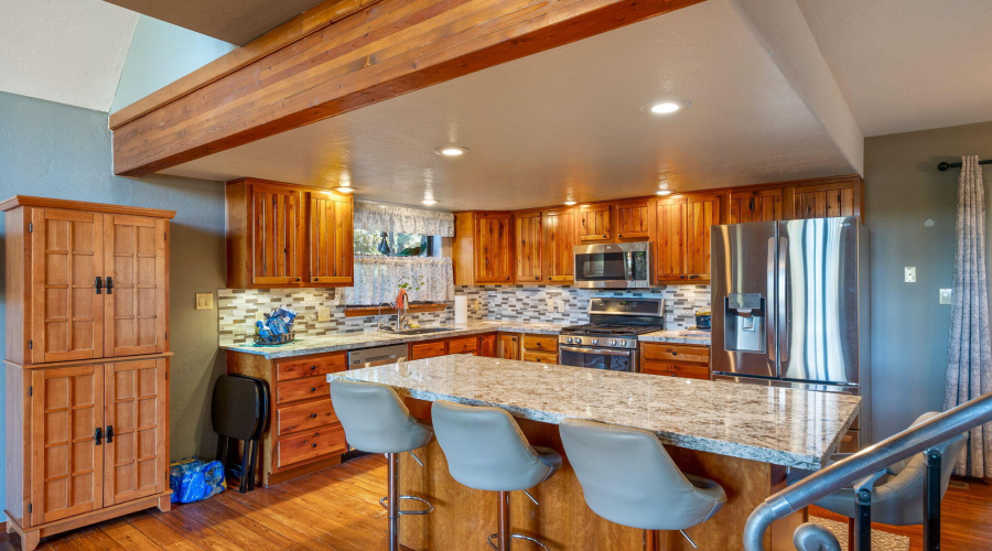 2235EagleLn-Overgaard-AZ-10