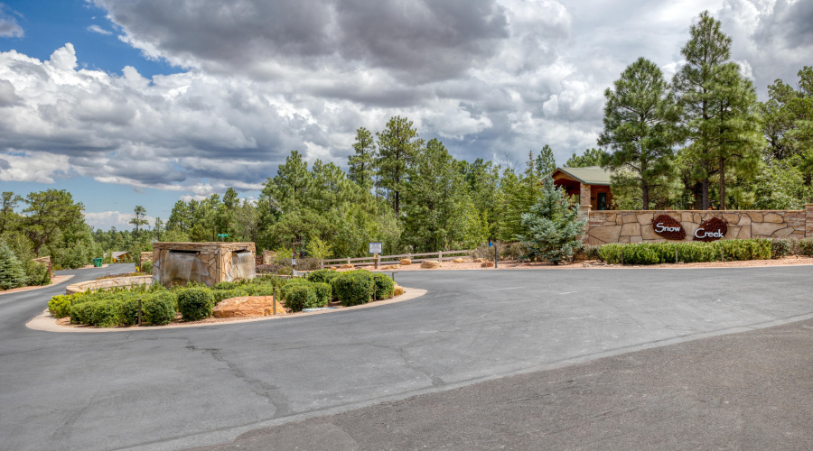 Gated Snow Creek Beauty!