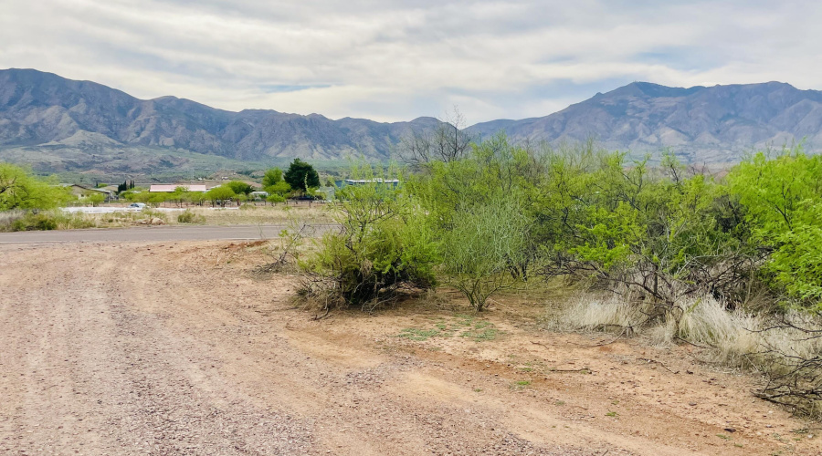 Haddow Ln on south boundary