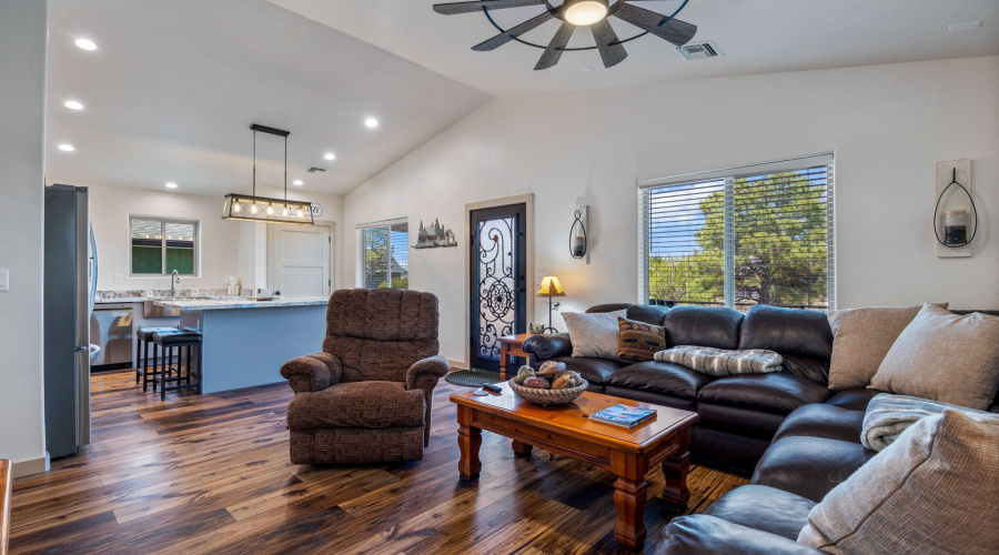 2231SitgreavesDr-Overgaard-AZ-7