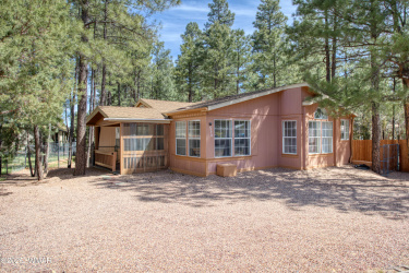 2770 Whipple Street, Show Low, Arizona 85901, Bedrooms, ,Bathrooms,Residential,For Sale,Whipple,255726