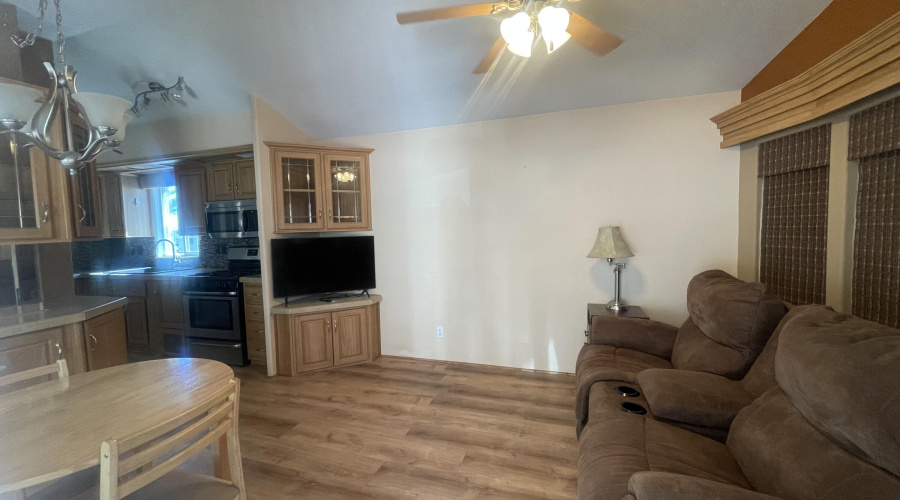 Living Room Tv included