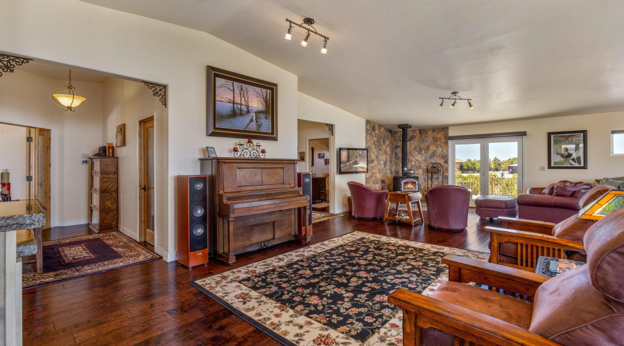 2335VoyagerCir-Overgaard-AZ-20