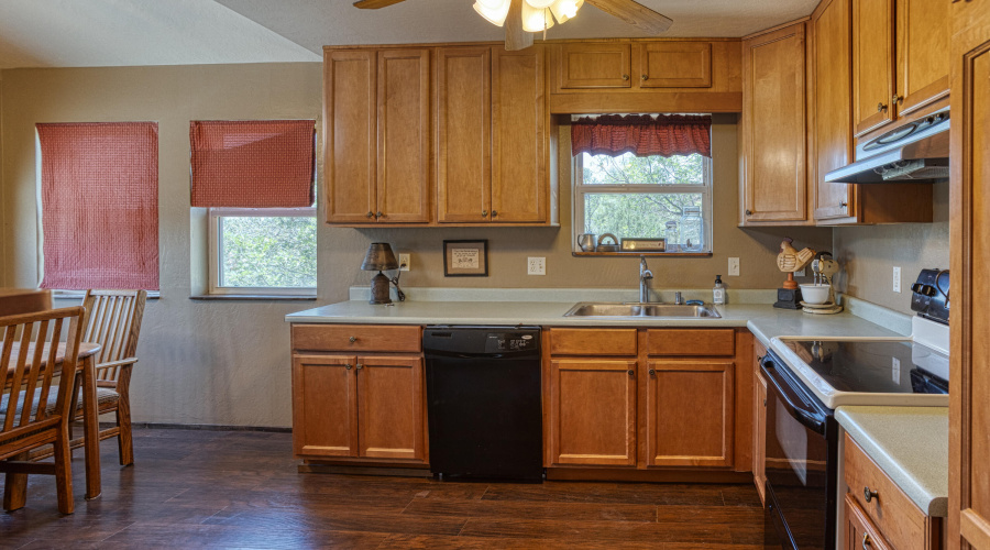 PAX_4927_AuroraHDR2019-edit